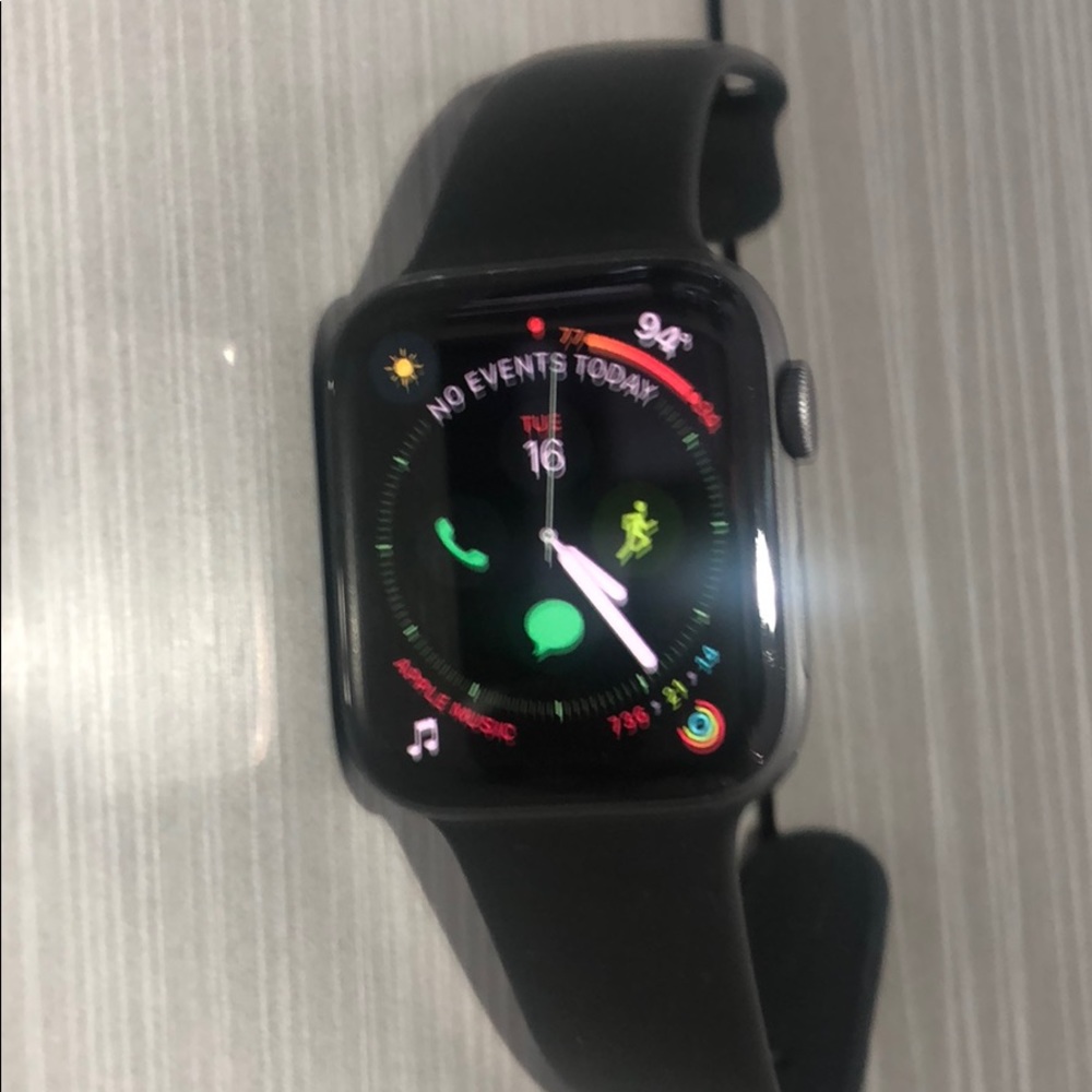 Apple watch series 4 GPS